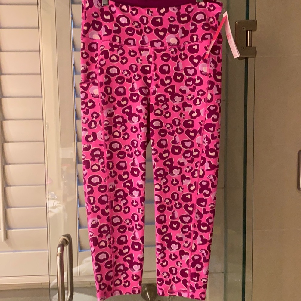 NWT size L Lilly Pulitzer weekender high rise crop leggings in Mandevilla 🐆